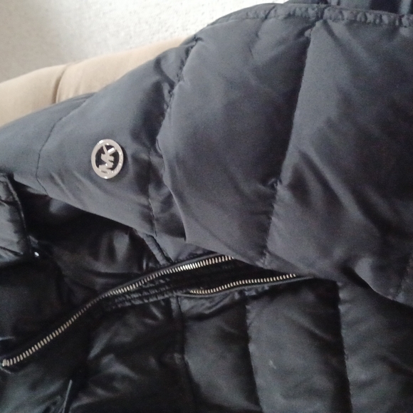 Michael kors beautiful 😍 long jacket 😍 - Picture 3 of 11